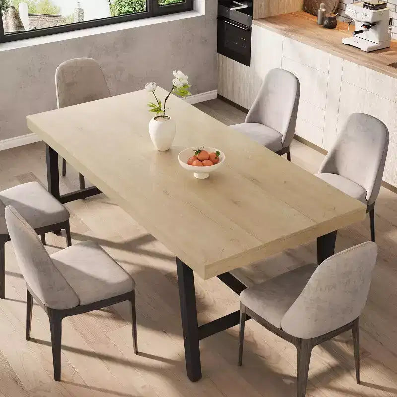 Tavolo da pranzo rettangolare da 63", marrone/grigio/color legno, piano in legno e struttura in metallo, 4-6 posti a sedere