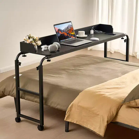Scrivania con ruote regolabile per letto con ciabatta elettrica, Nera, Singola