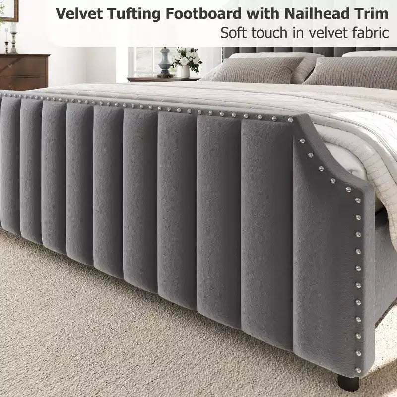 Letto a piattaforma California King in velluto, Beige/Grigio, con motivo a canali, per 1–2 persone
